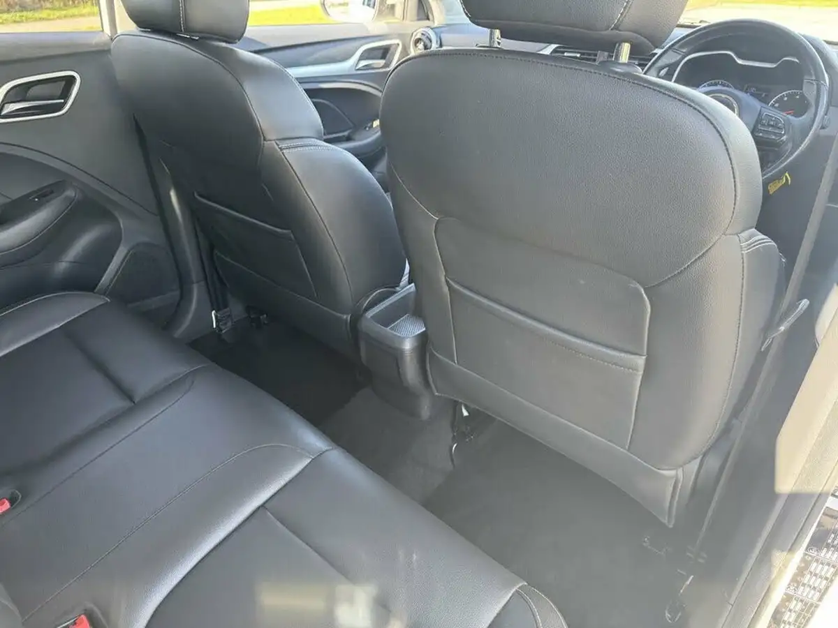 2020-mg-zs-suv-15-vti-tech-exclusive-106ps-big-13