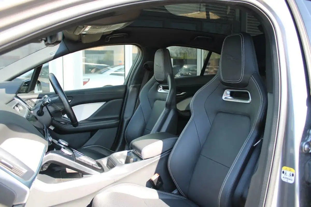 2022-jaguar-i-pace-ev400-hse-black-big-10