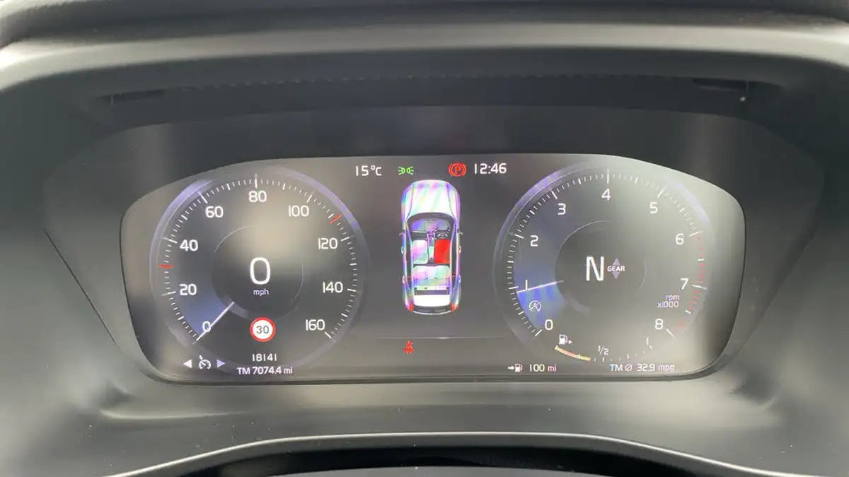 2021-volvo-xc40-15-t3-momentum-161bhp-big-12