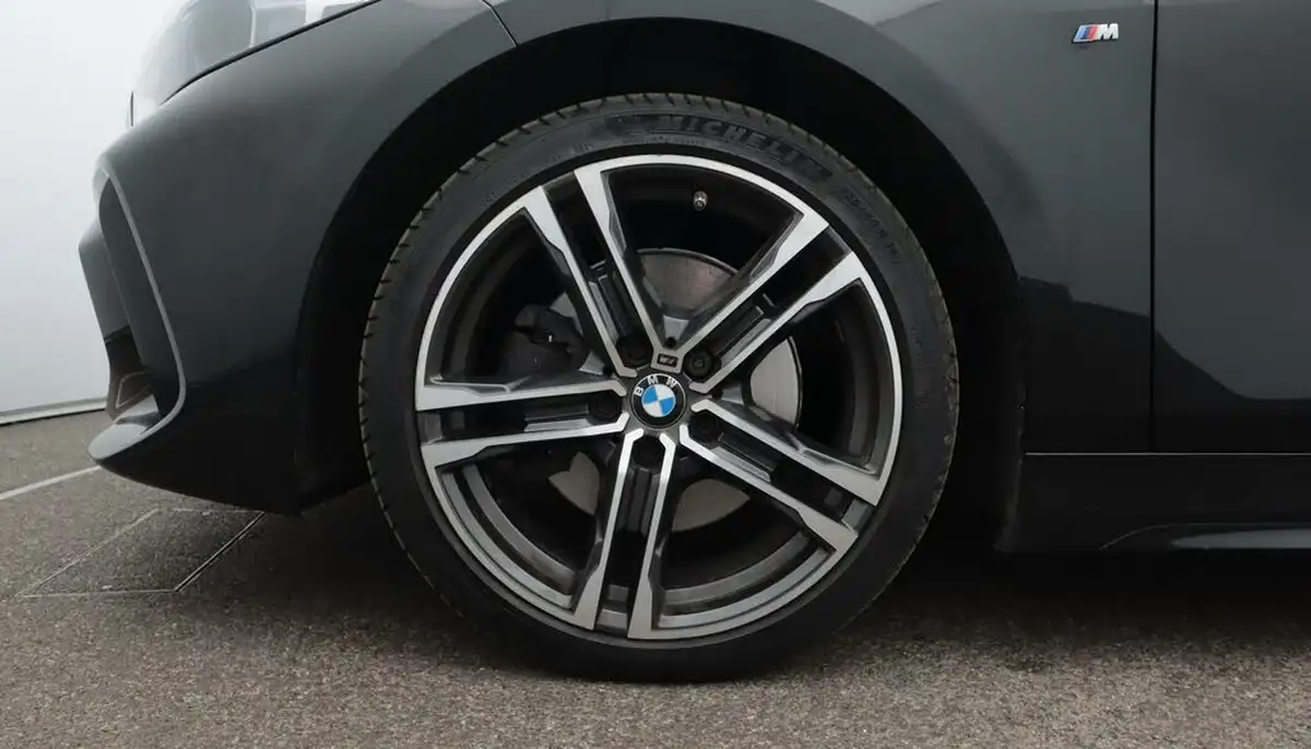 2021-bmw-1-series-15-118i-m-sport-lcp-dct-big-18