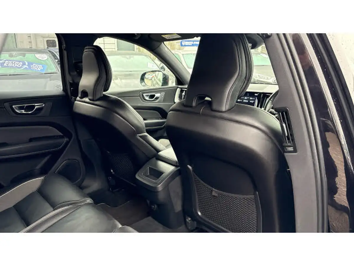 2020-volvo-xc60-20-b5-r-design-big-65