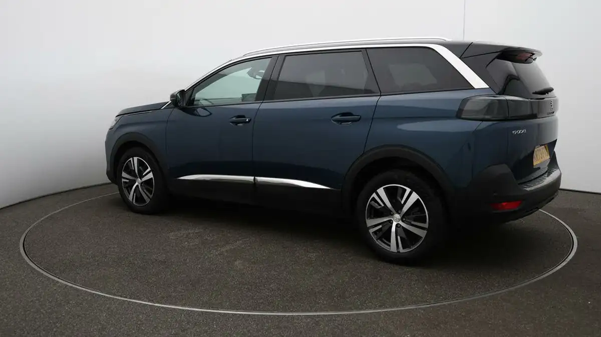 2023-peugeot-5008-suv-15-bluehdi-allure-130ps-eat8-big-29