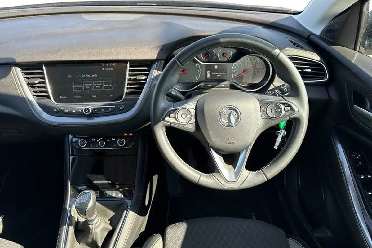2020-vauxhall-grandland-x-12-business-edition-nav-big-10