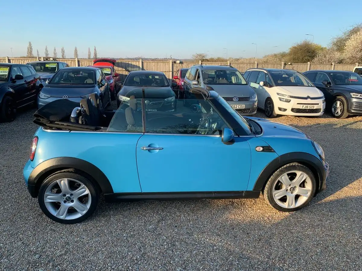 2013-mini-cooper-16-cooper-122bhp-convertible-2d-auto-big-15