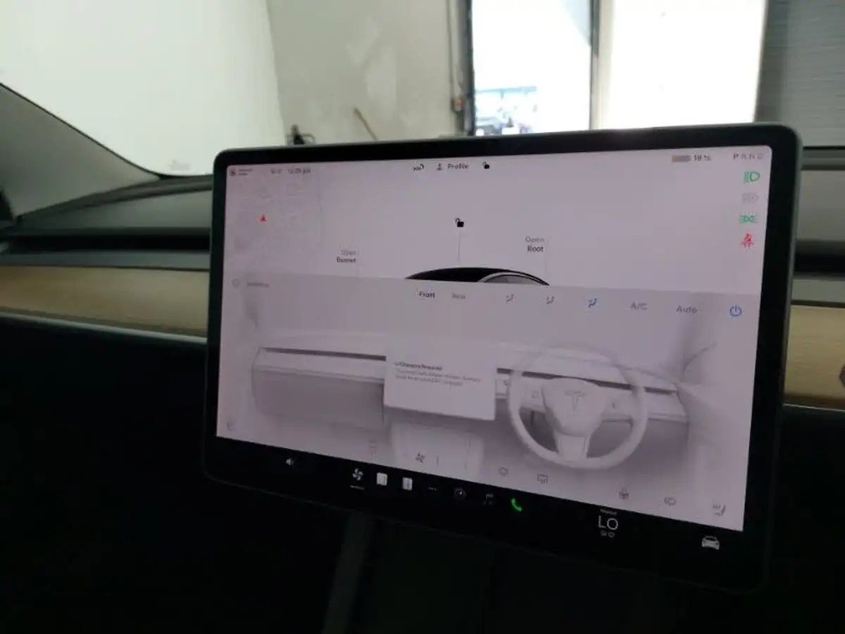 2022-tesla-model-3-e-long-range-big-12
