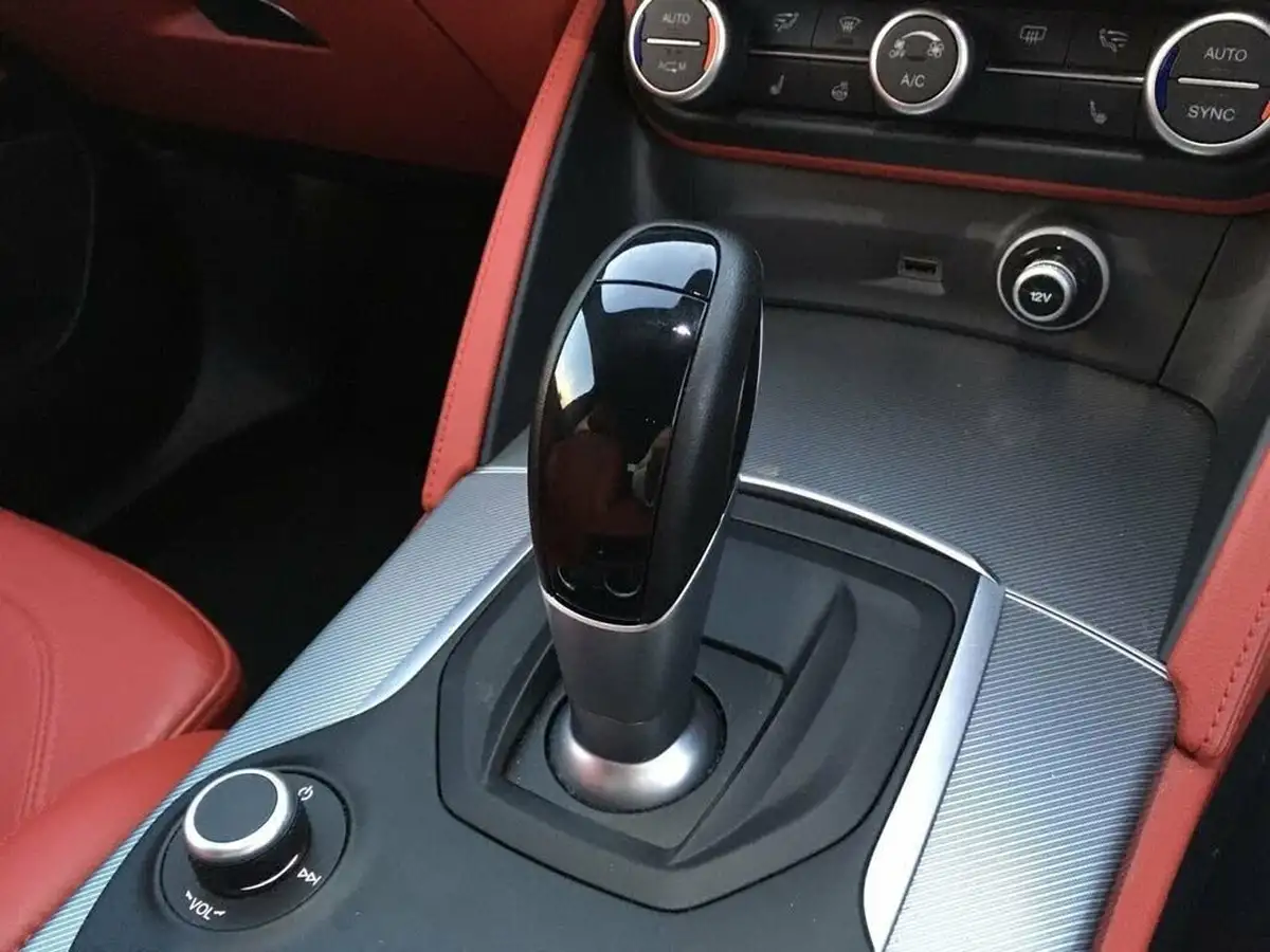 2018-alfa-romeo-stelvio-20-milano-ss-big-9