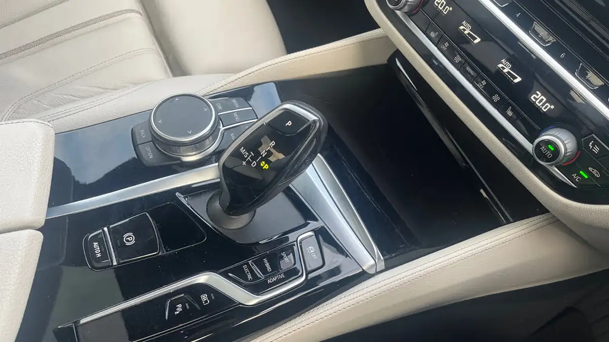 2022-bmw-5-series-20-530e-m-sport-saloon-4d-big-12