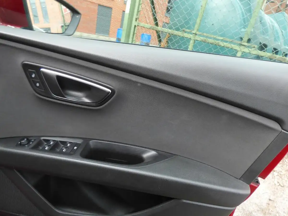 2013-seat-leon-20tdi-se-tech-pack-cr-hatchback-5d-big-23