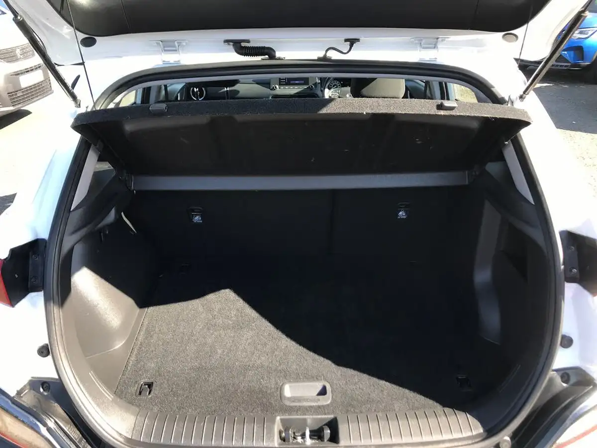 2022-hyundai-kona-10-t-gdi-se-connect-big-7
