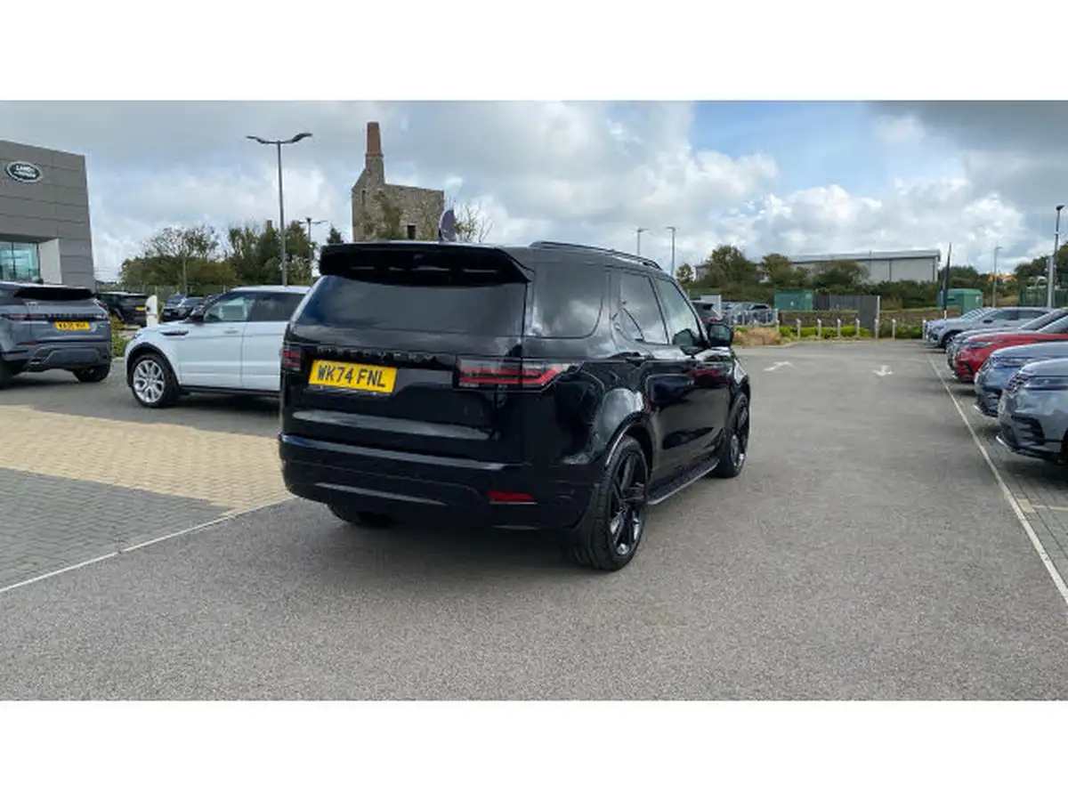 2024-land-rover-discovery-30-d350-dynamic-hse-big-30