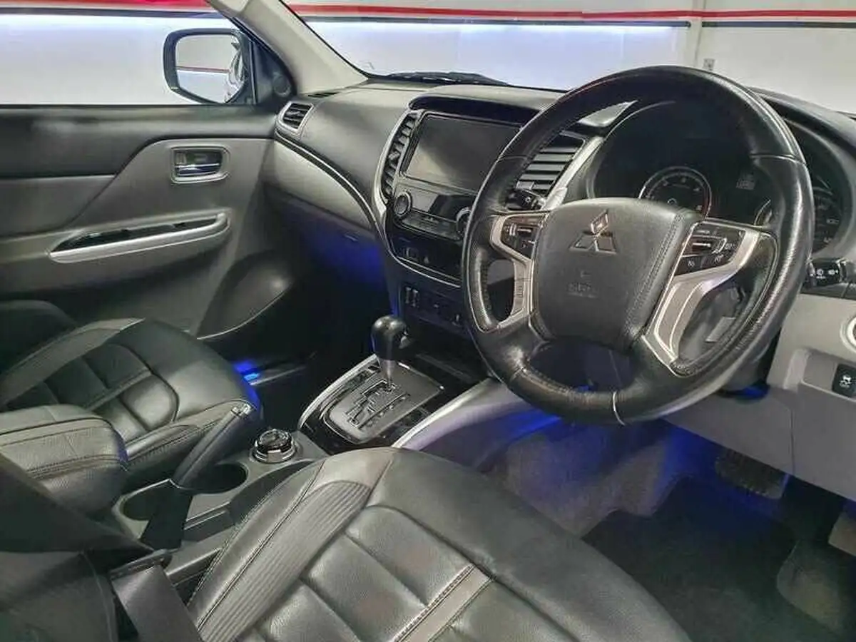 2019-mitsubishi-l200-24di-d-barbarian-eu6b-auto-big-11