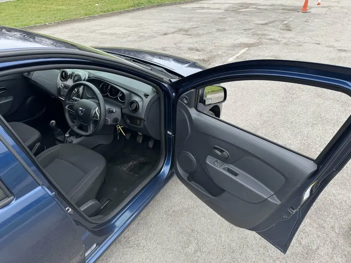 2019-dacia-sandero-10-sce-essential-big-8