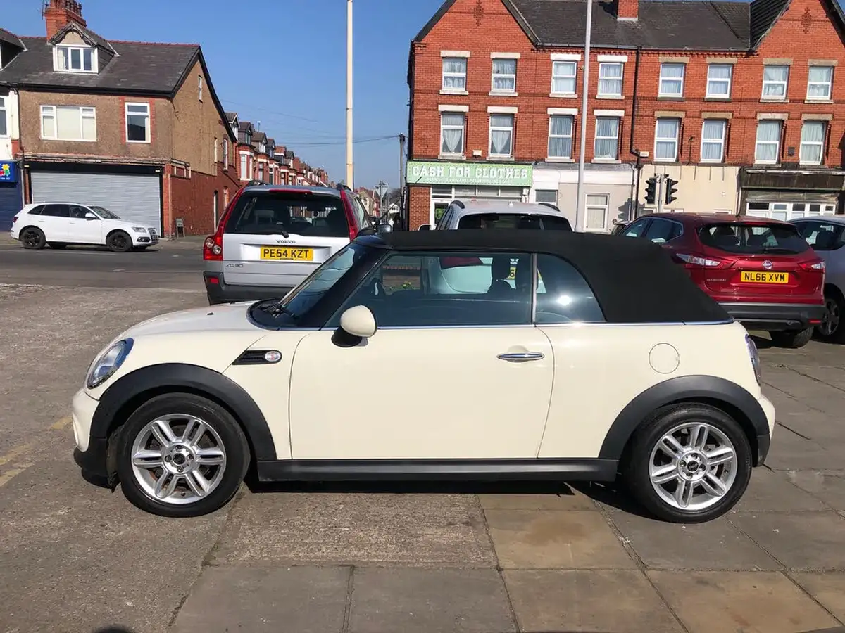 2011-mini-cooper-16-cooper-122bhp-convertible-2d-big-22