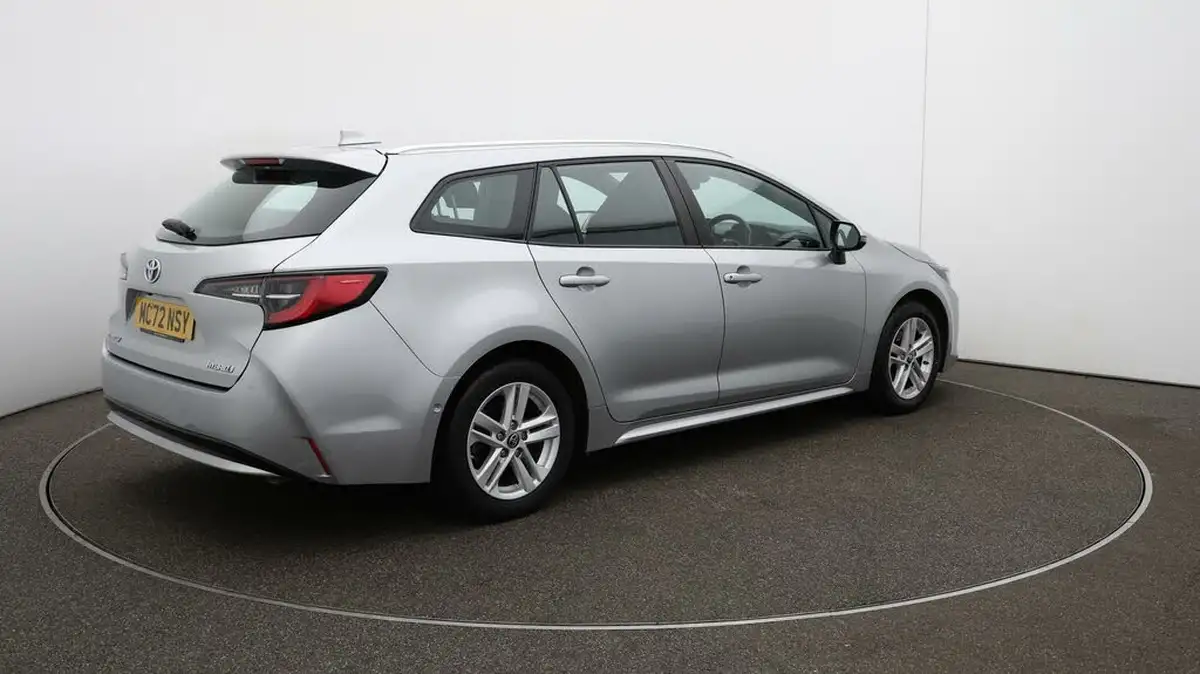 2023-toyota-corolla-18-vvt-i-icon-tech-spare-wheel-touring-sports-5d-big-46