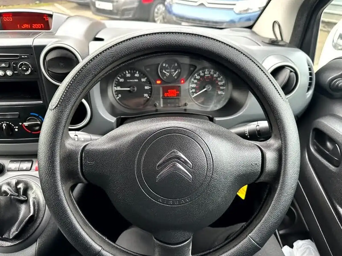 2014-citroen-berlingo-16td-l1-850-x-panel-big-4
