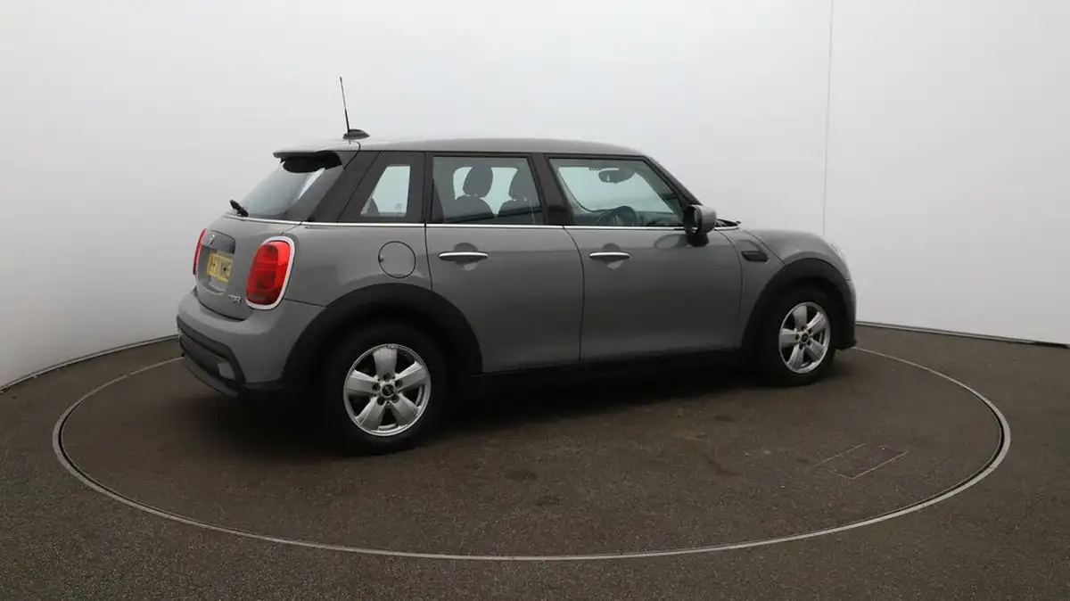 2022-mini-cooper-15-cooper-classic-hatchback-5d-big-42