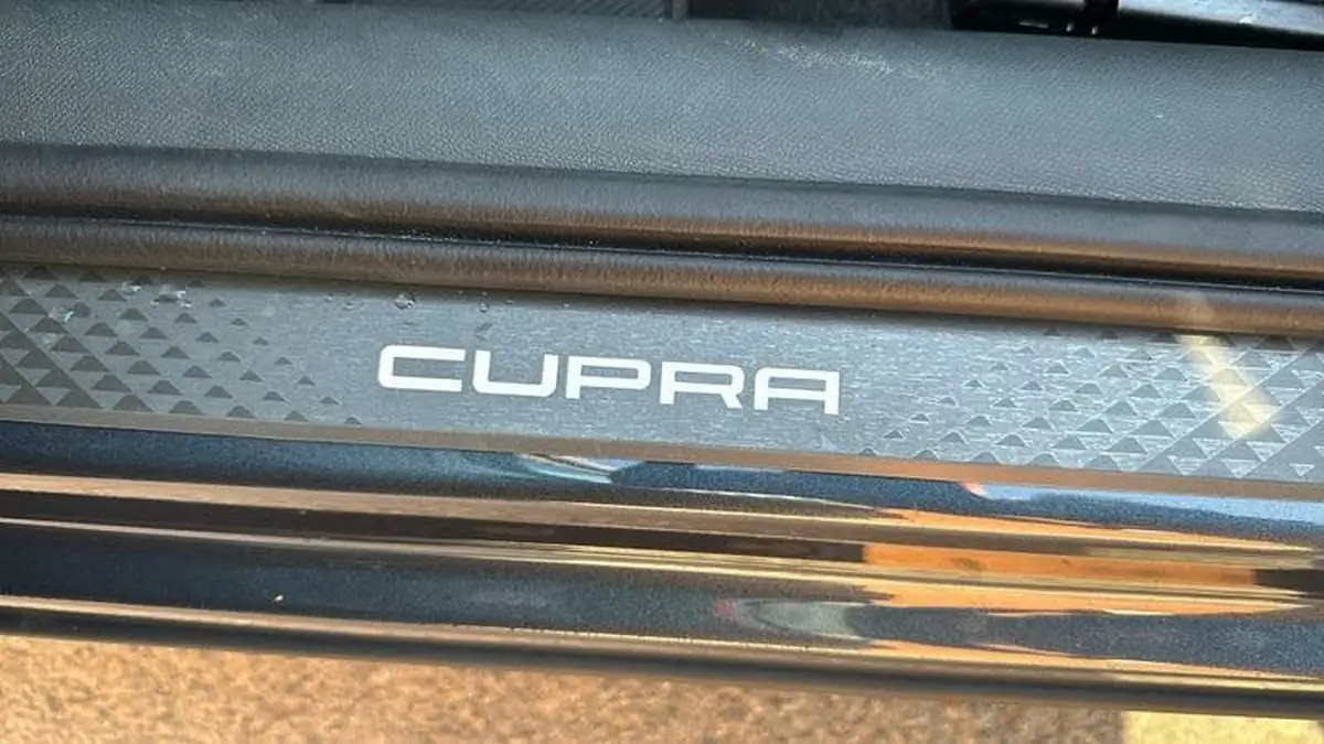 2024-cupra-formentor-15-e-hybrid-vz-first-edition-big-21