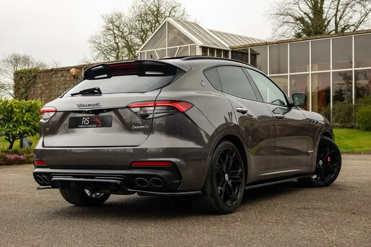 2021-maserati-levante-30-gransport-big-19