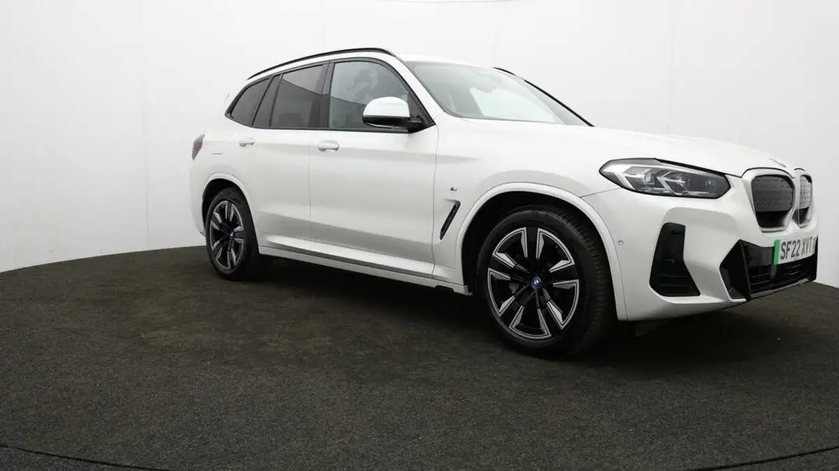 2022-bmw-ix3-e-m-sport-big-39