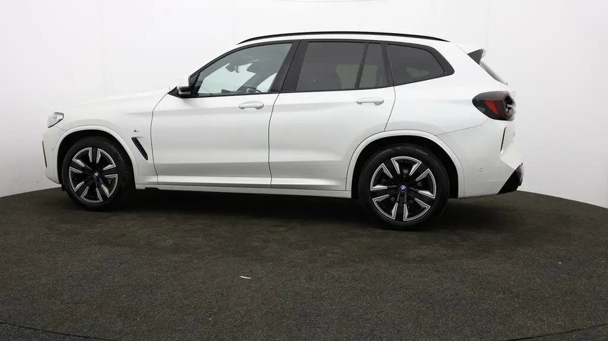 2022-bmw-ix3-e-m-sport-big-63