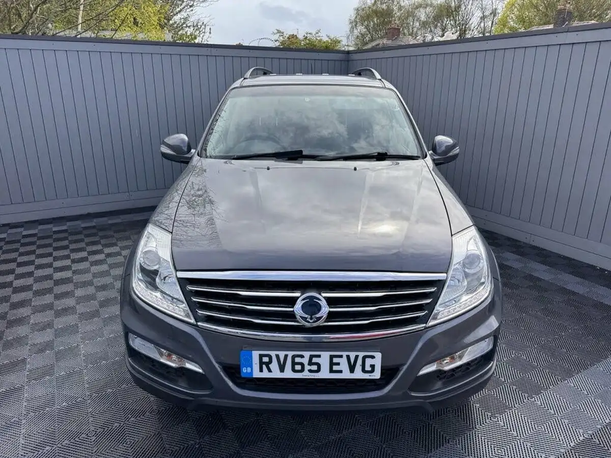 2015-kgm-ssangyong-rexton-w-20td-ex-t-tronic-big-2