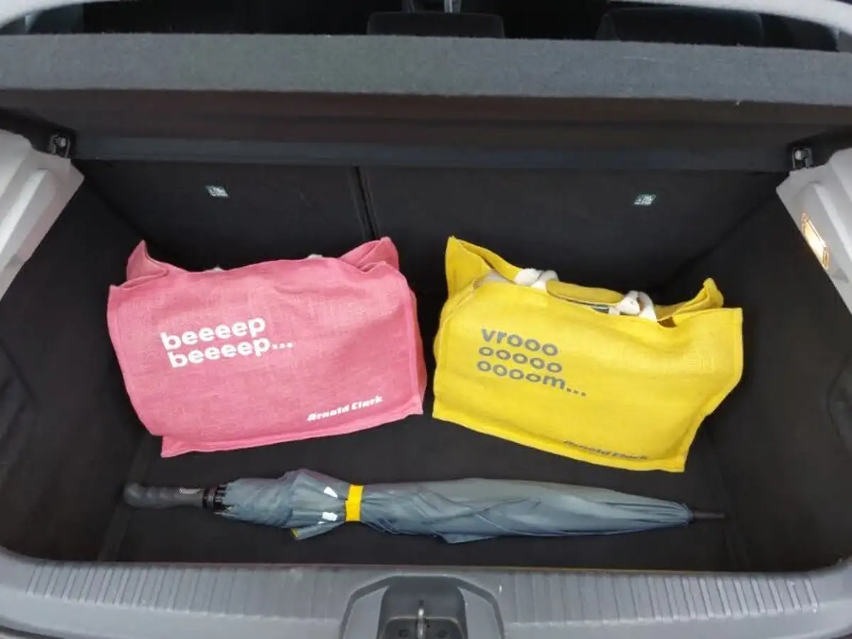 2021-renault-clio-10-tce-iconic-edition-big-7
