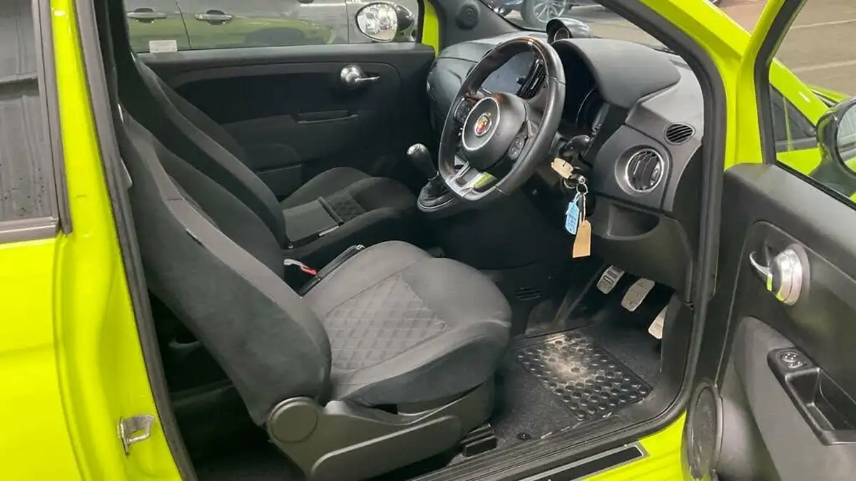 2021-abarth-595-14-tjet-f-big-1