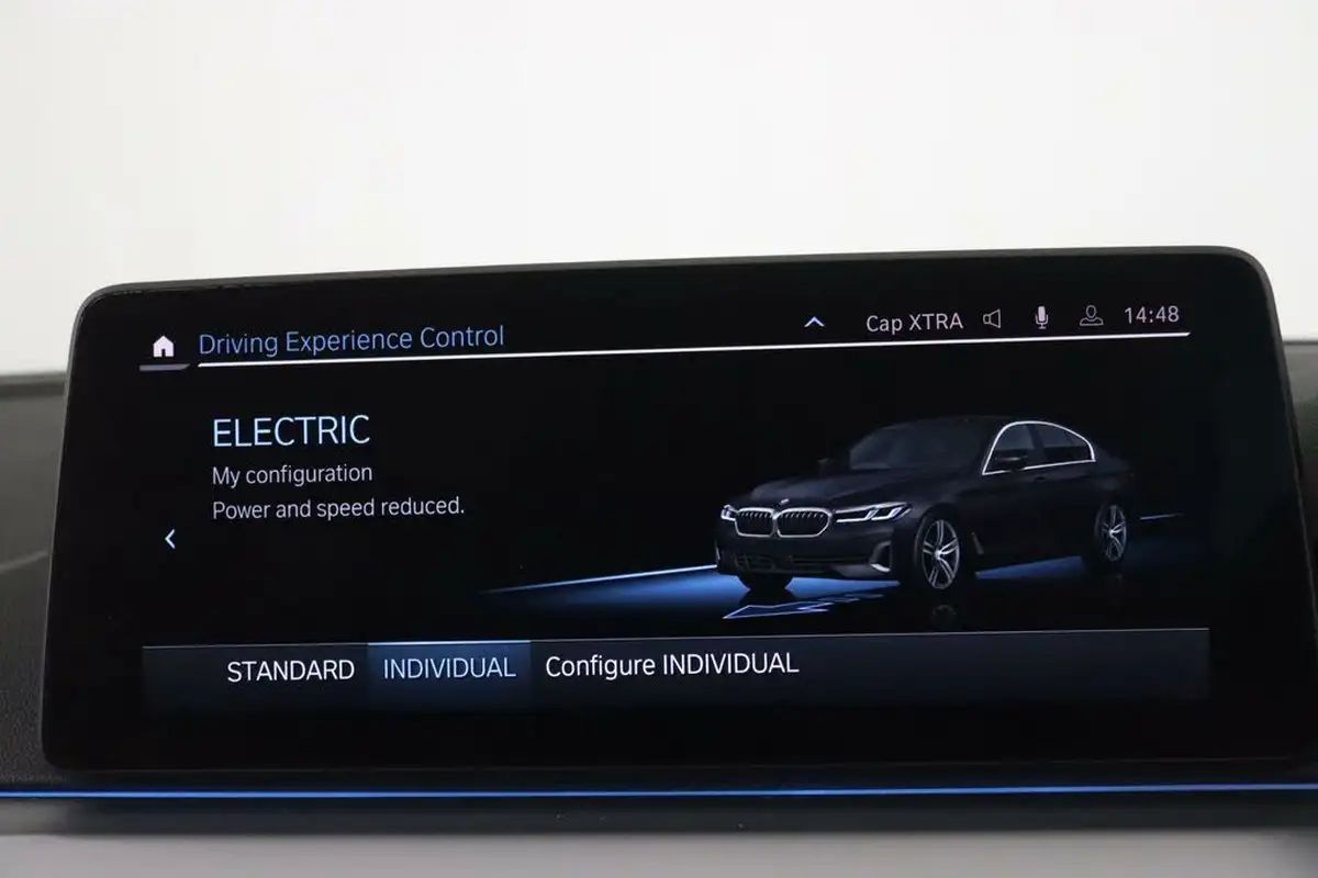 2022-bmw-5-series-20-530e-se-saloon-4d-big-48