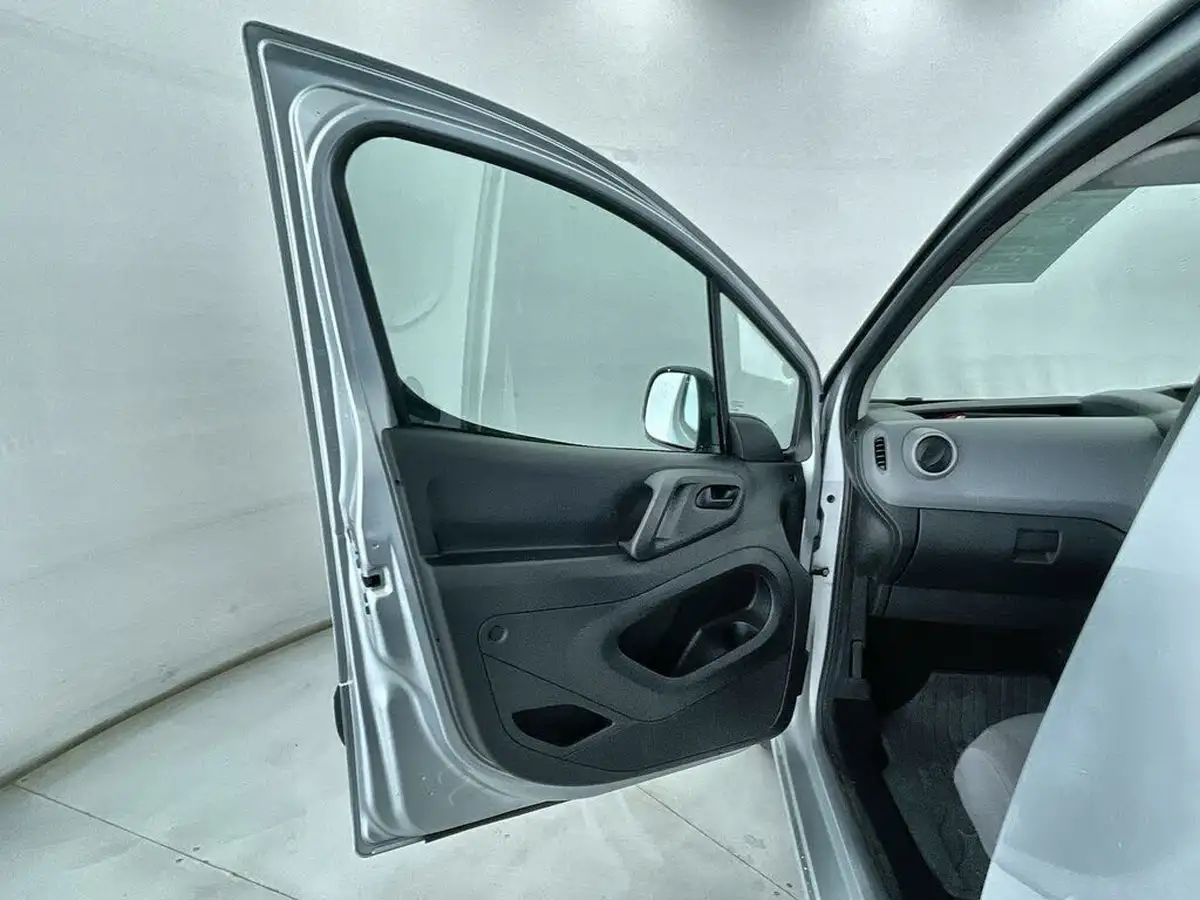 2014-citroen-berlingo-16td-l1-625-lx-airdream-airdream-panel-big-13