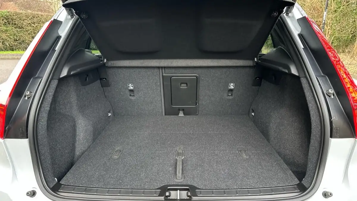 2022-volvo-xc40-e-recharge-pro-big-16