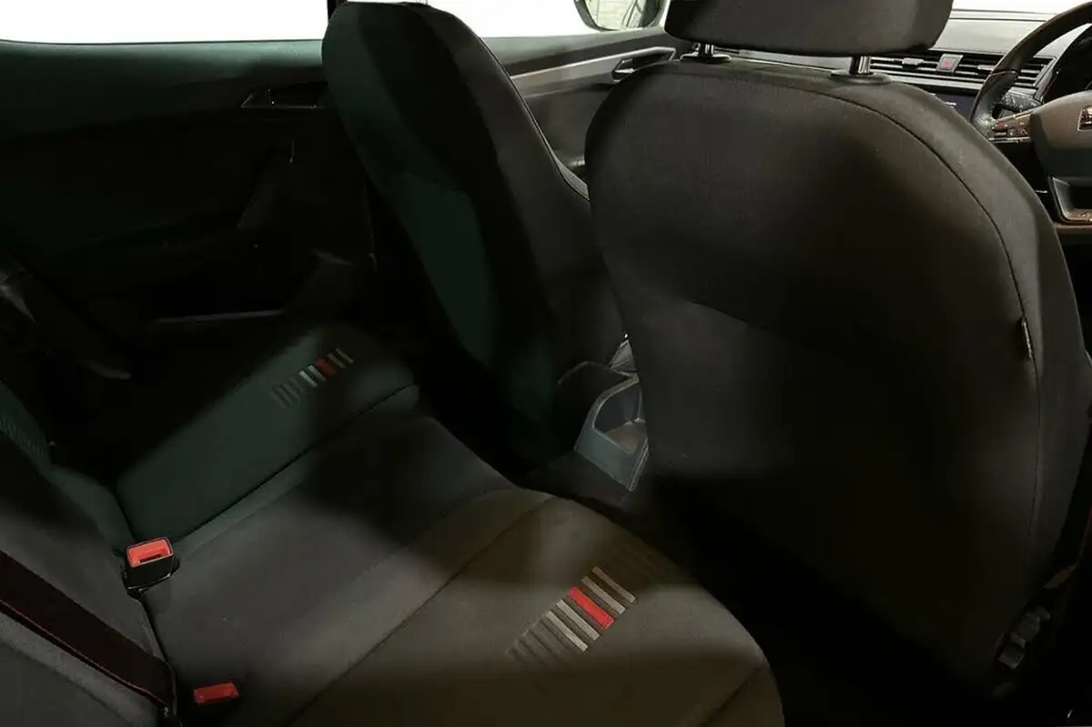 2021-seat-arona-10-tsi-fr-red-edition-big-7
