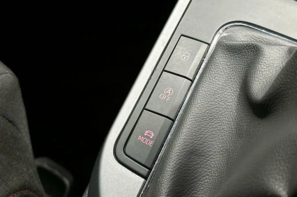 2021-seat-arona-10-tsi-fr-red-edition-big-29