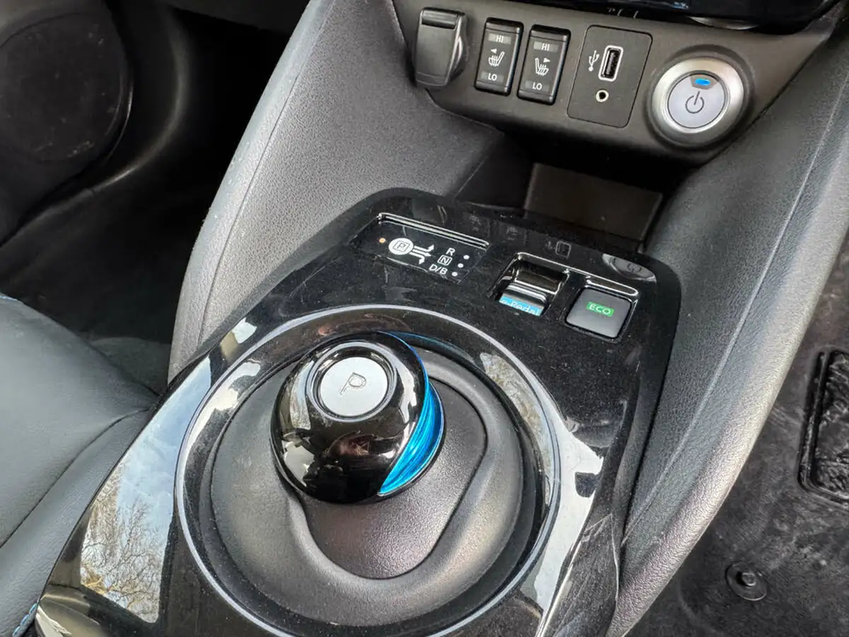 2020-nissan-leaf-e-n-connecta-big-26