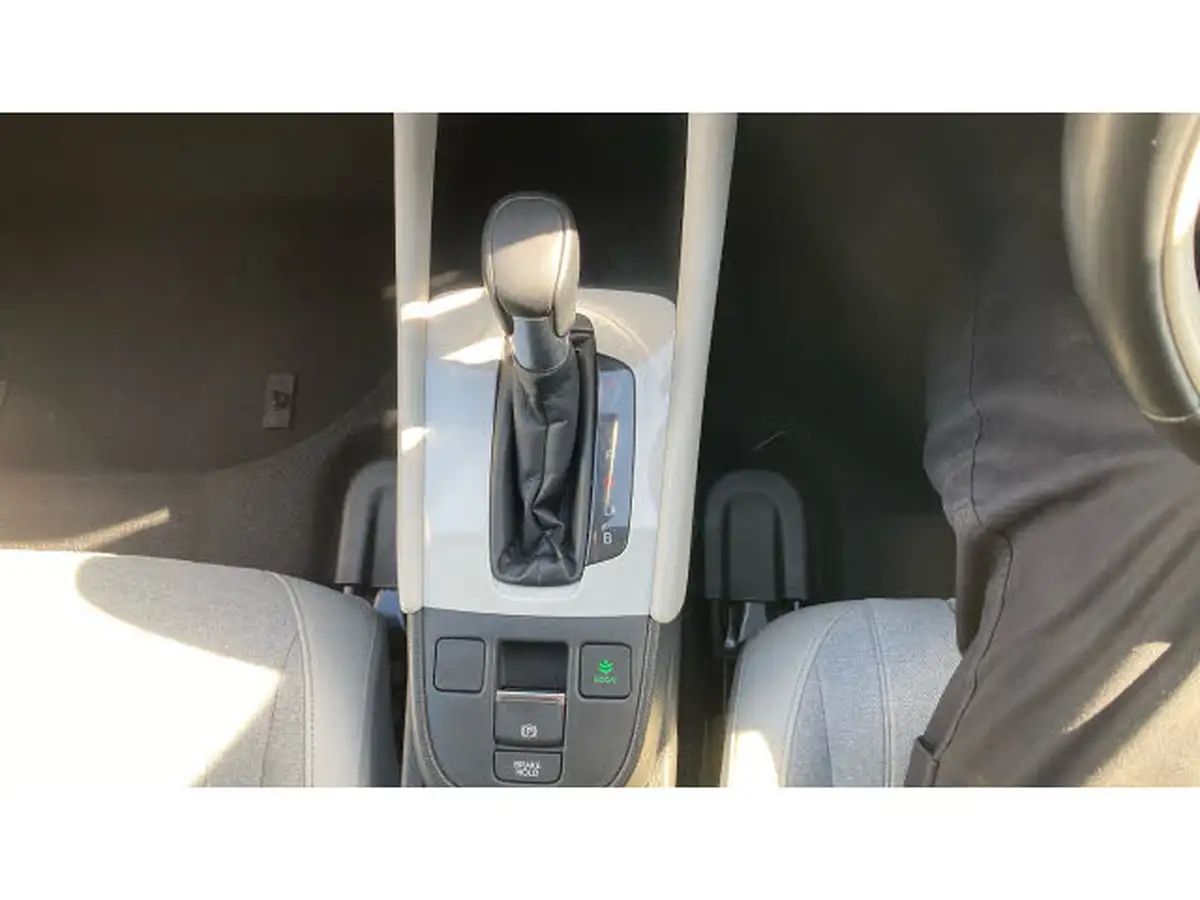 2021-honda-jazz-15-i-mmd-ex-107ps-big-18