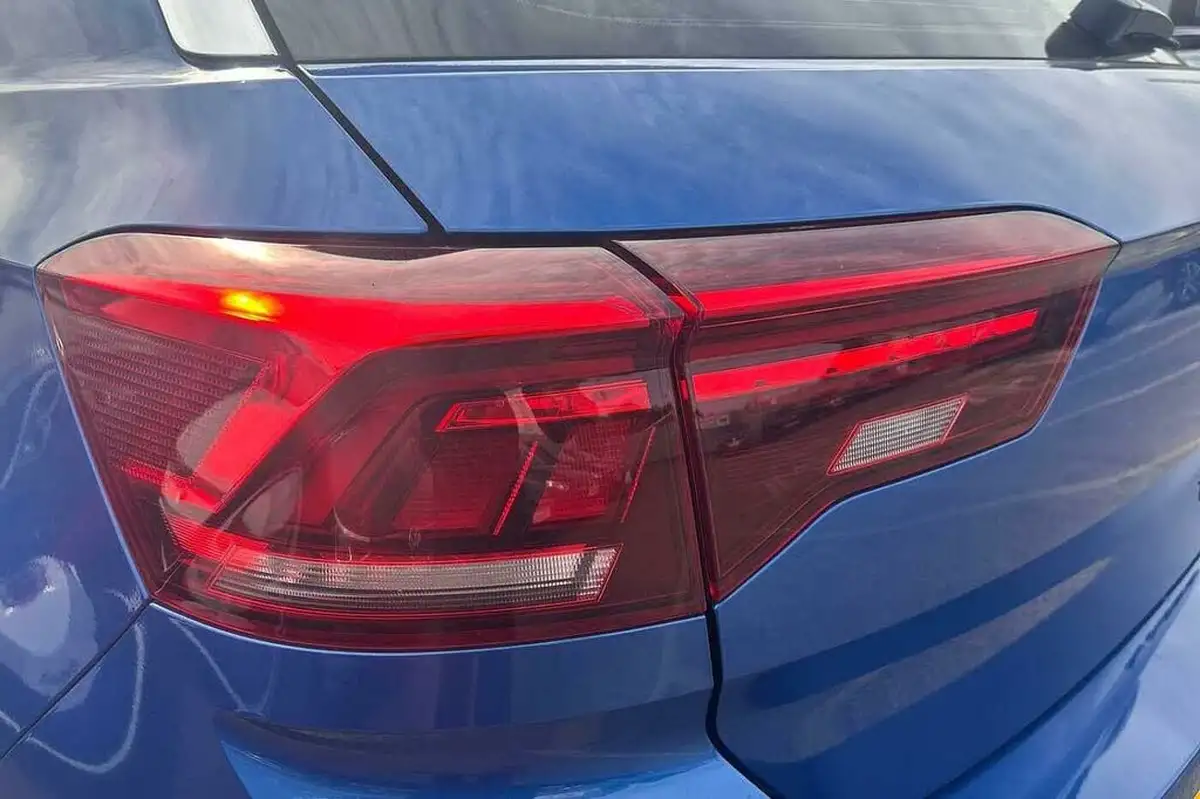 2023-volkswagen-t-roc-15-tsi-life-dsg-big-18