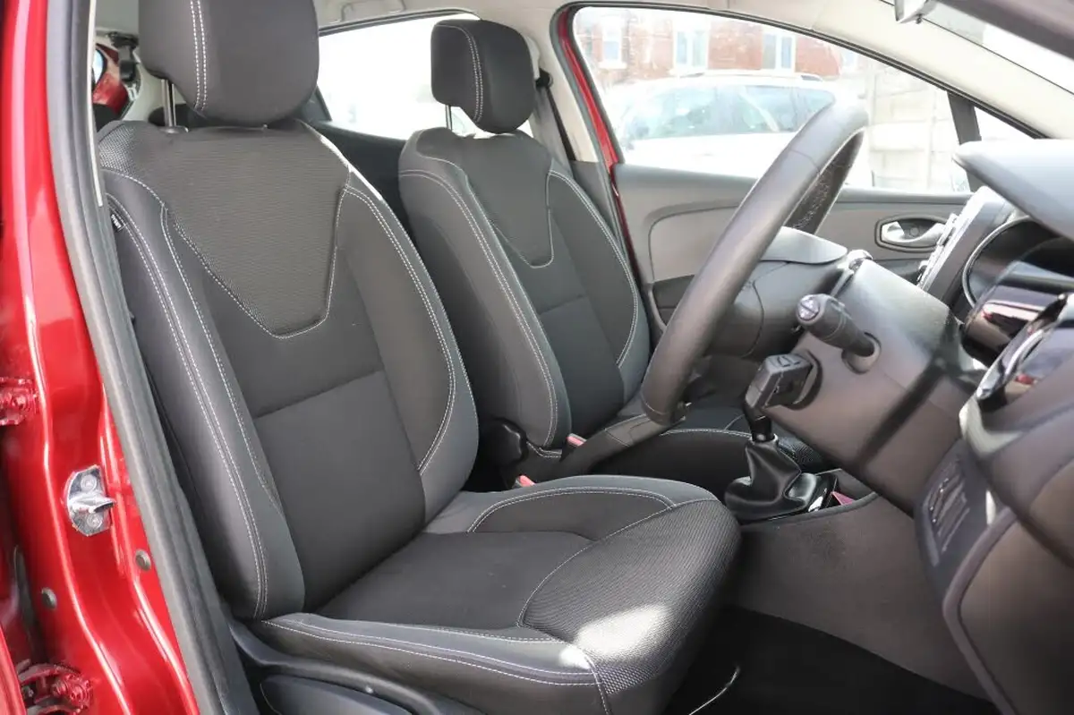 2018-renault-clio-09-tce-play-90ps-big-23