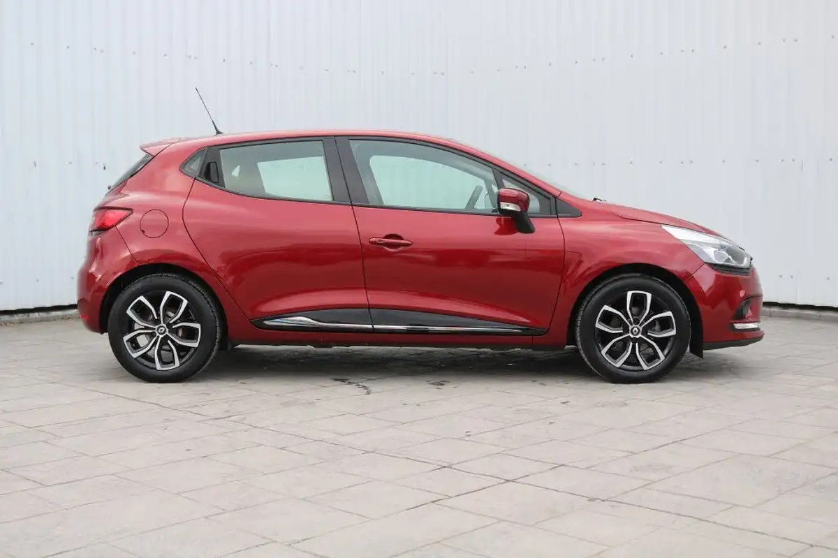 2018-renault-clio-09-tce-play-90ps-big-1