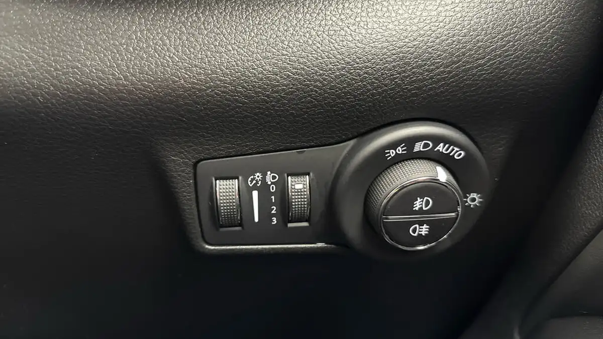 2023-jeep-compass-13-gse-trailhawk-big-23