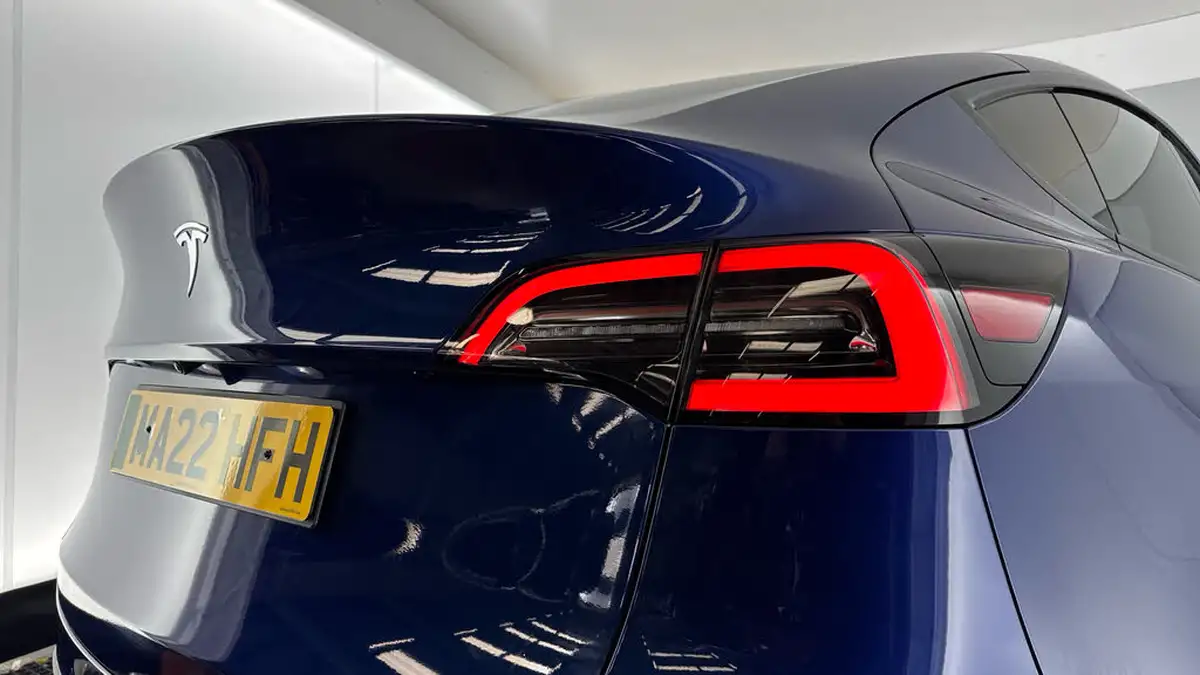 2022-tesla-model-y-e-long-range-big-22