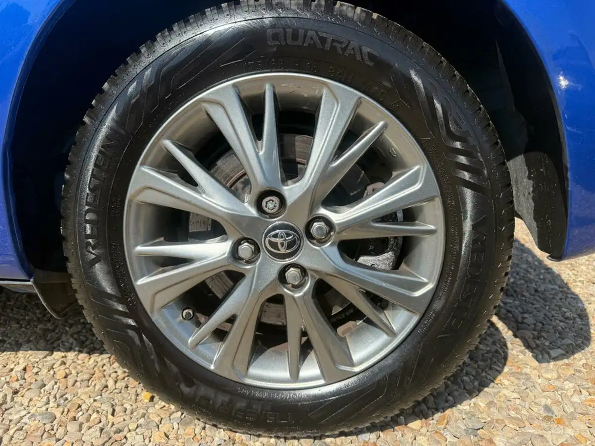 2017-toyota-yaris-15-vvt-i-icon-navi-hybrid-big-53