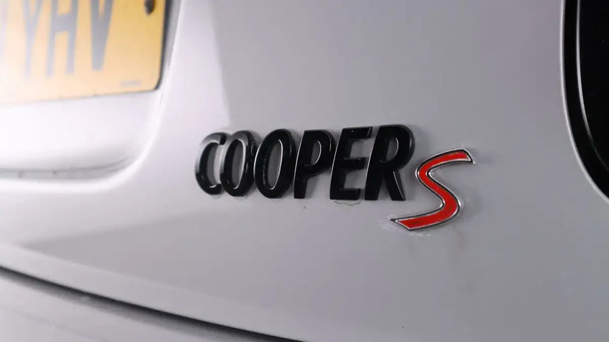 2021-mini-cooper-20-cooper-s-sport-hatchback-3d-big-21