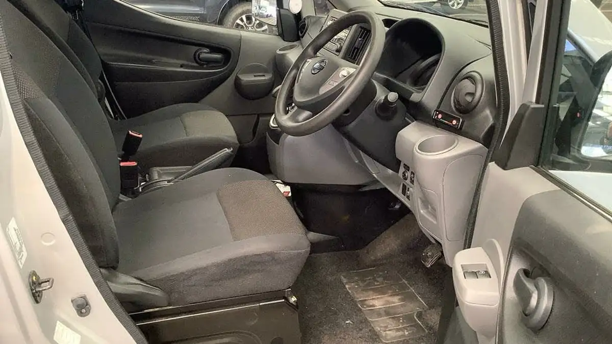2019-nissan-env200-e-acenta-panel-van-auto-big-4