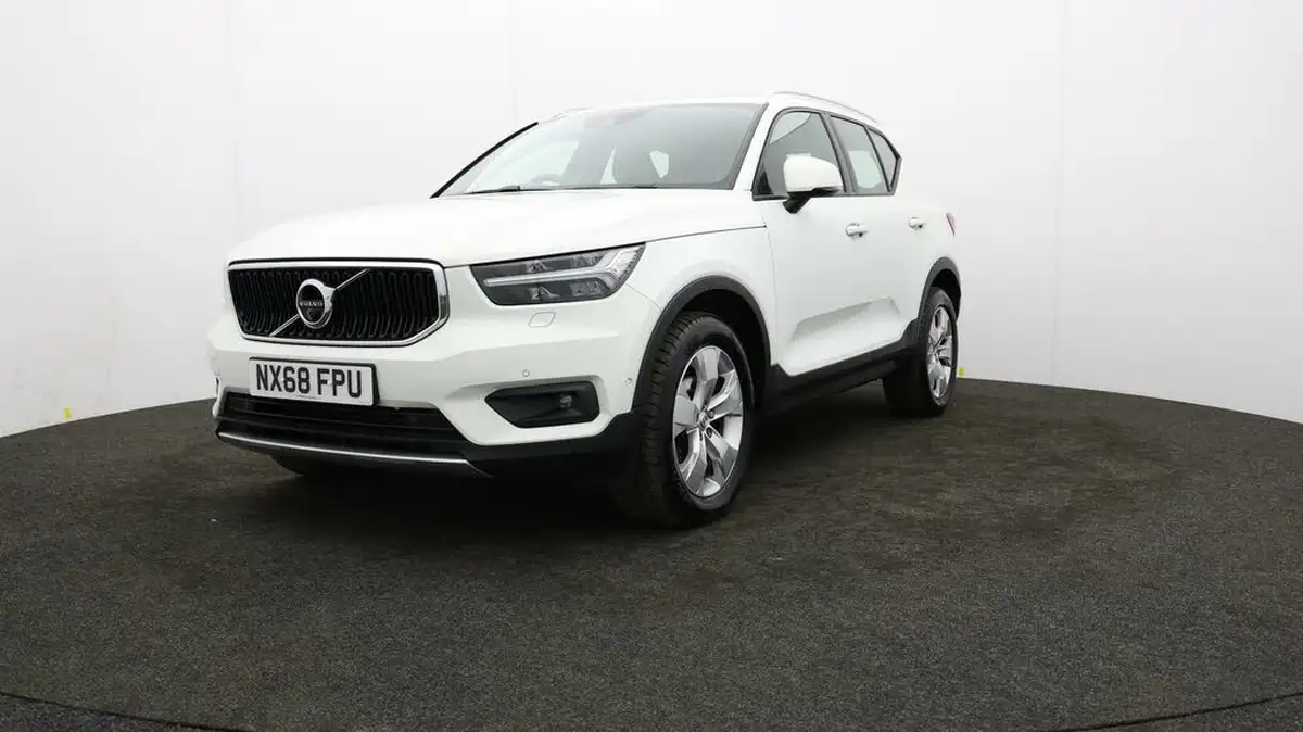 2018-volvo-xc40-20td-d3-momentum-pro-geartronic-big-51