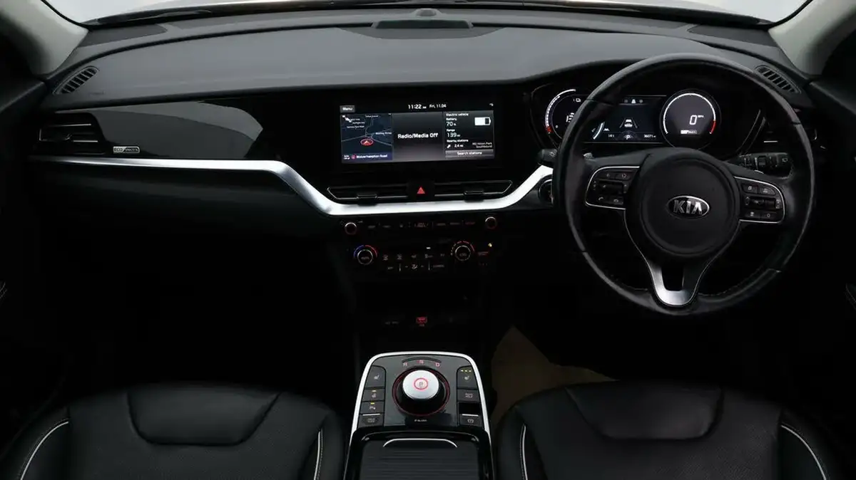 2021-kia-e-niro-ev-3-big-12
