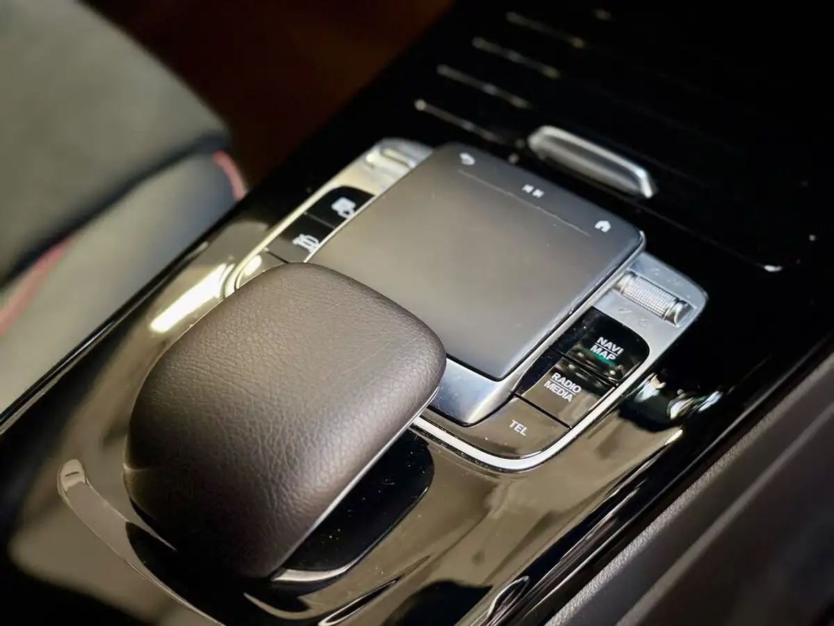 2019-mercedes-benz-a-class-20-a220-amg-line-premium-hatchback-5d-big-23