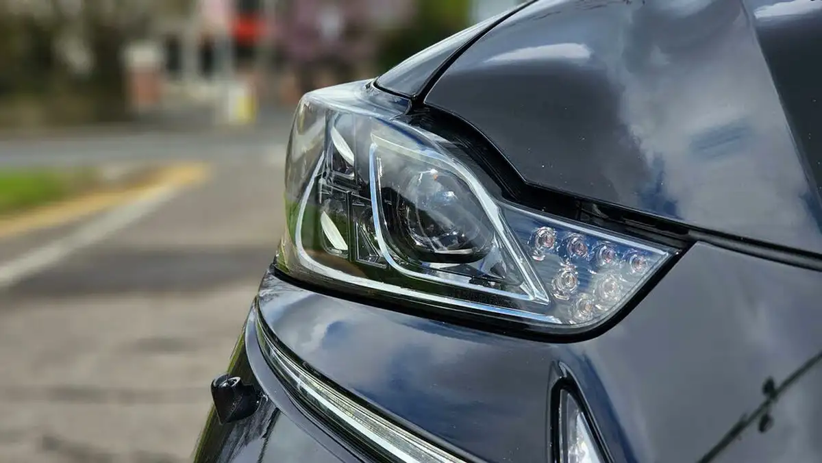 2020-lexus-is-300h-25-f-sport-big-10