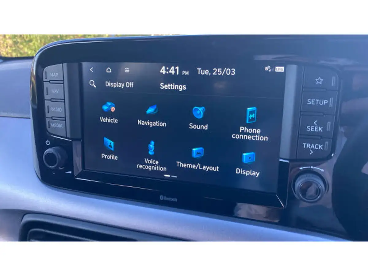 2024-hyundai-i10-12-premium-79ps-auto-big-36