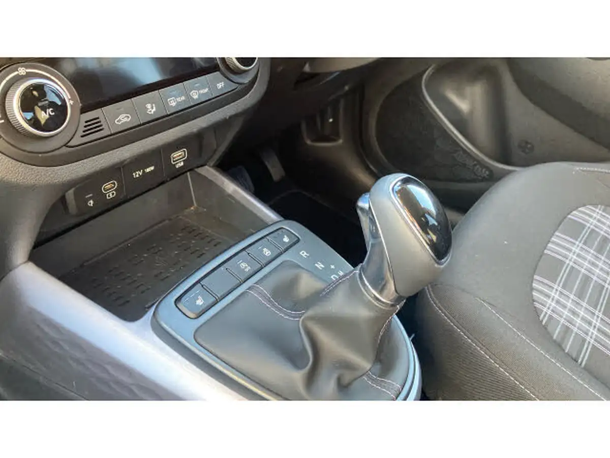 2024-hyundai-i10-12-premium-79ps-auto-big-12