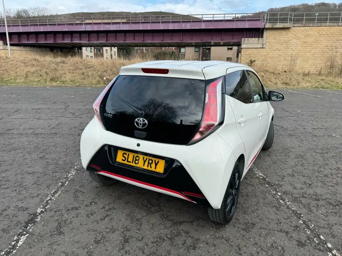2018-toyota-aygo-10-vvt-i-x-press-71bhp-big-7