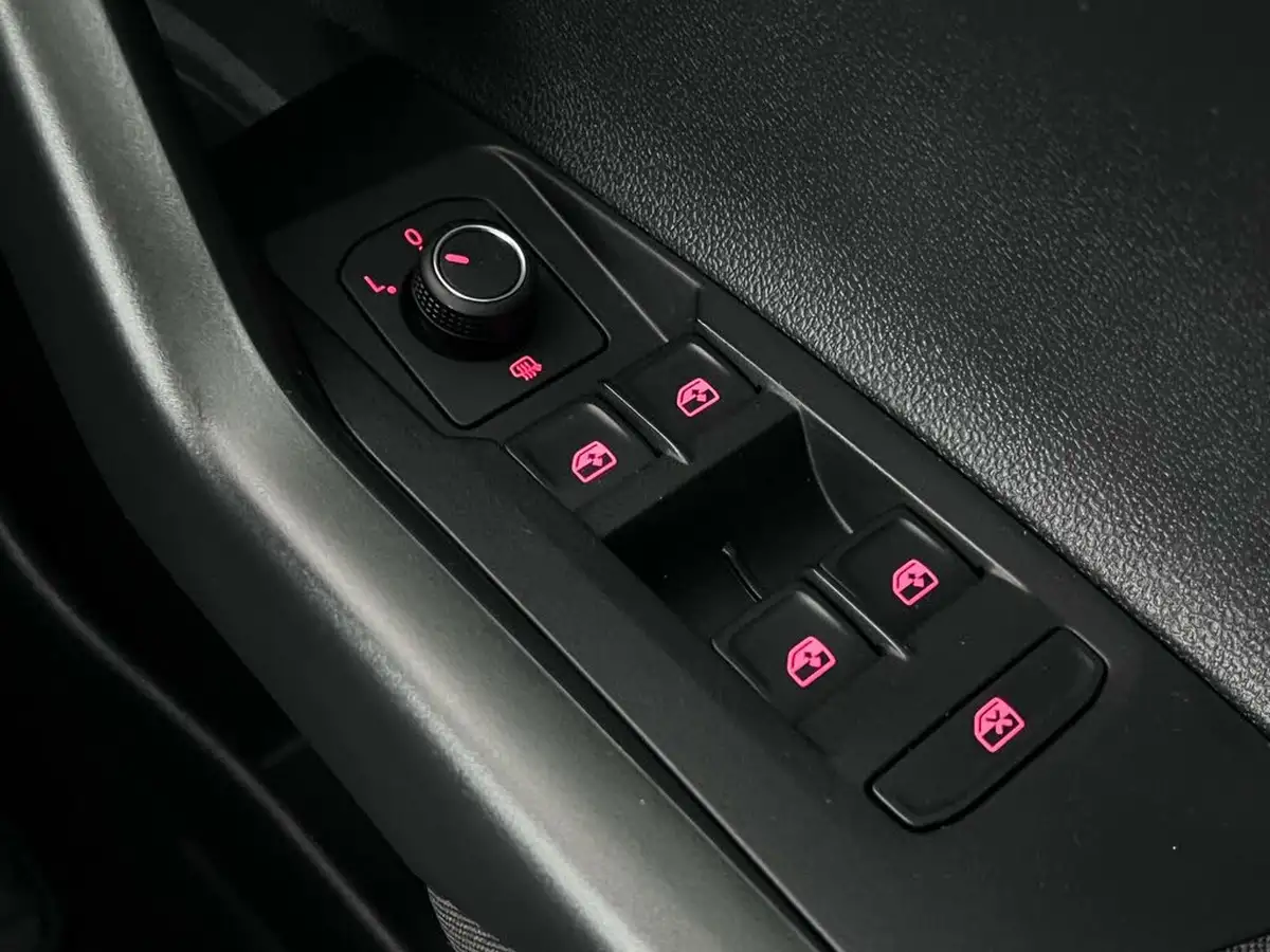2021-volkswagen-polo-10-tsi-match-big-21